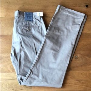 GAP khaki straight fit - New with tags!
